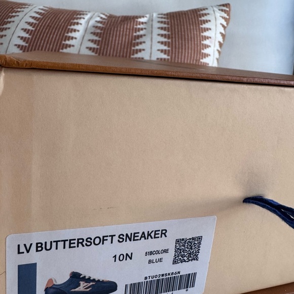 Louis Vuitton LV Buttersoft Sneaker - Blue | Men’s Size 10 | Full Set | Italy - Picture 14 of 15